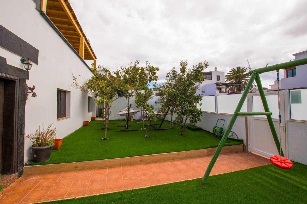 Villa Palacios Herrero Tahiche Exterior photo